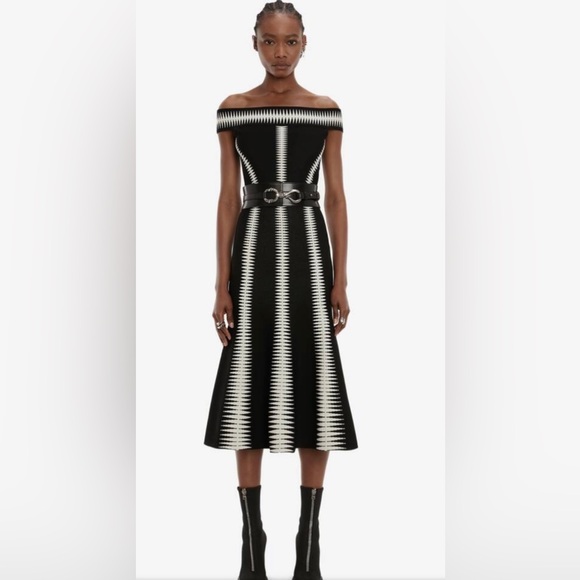 Alexander McQueen Dresses & Skirts - Alexander McQueen off the shoulders dress size Medium